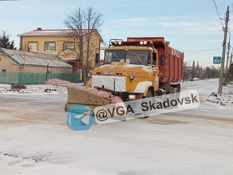 В Скадовске на Херсонщине расчистили дороги от снега