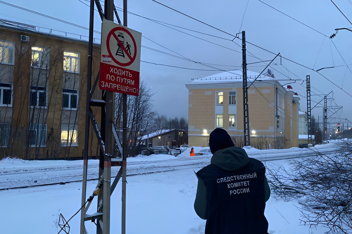 В Мурманске 53-летнюю женщину сбил поезд