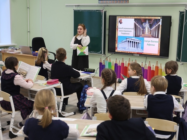 Ученики шестой гимназии Архангельска начали третью четверть в родных стенах