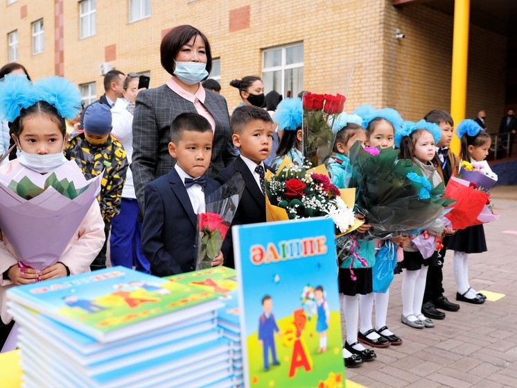 Учащимся русскоязычных школ Казахстана придется сдавать экзамен по казахскому языку