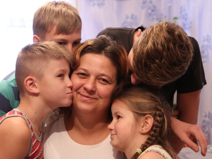 В Госдуме пообещали оперативно закрепить статус многодетных семей