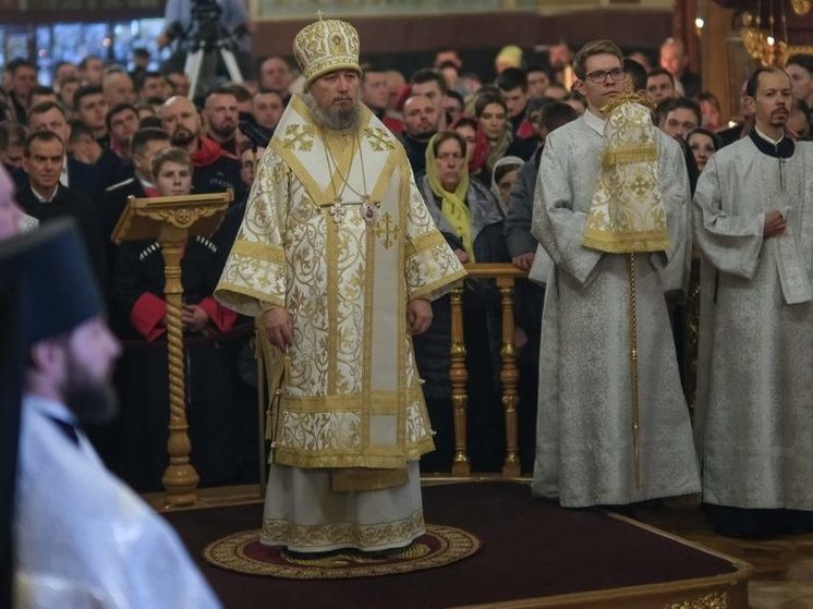 Митрополит Екатеринодарский и Кубанский Василий совершил всенощное бдение в Рождество