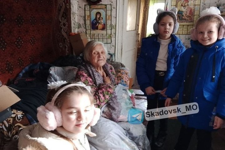 Школьники из Скадовского МО поздравили с праздниками детей ВОВ