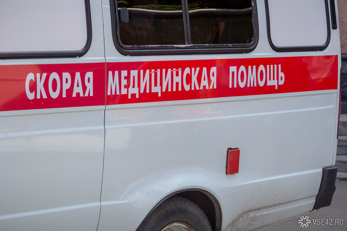 Мужчина в Кузбассе напал на бригаду медиков