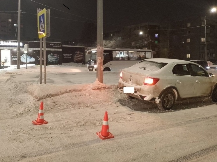 Папу с ребенком в коляске сбили на пешеходном переходе в Вологде