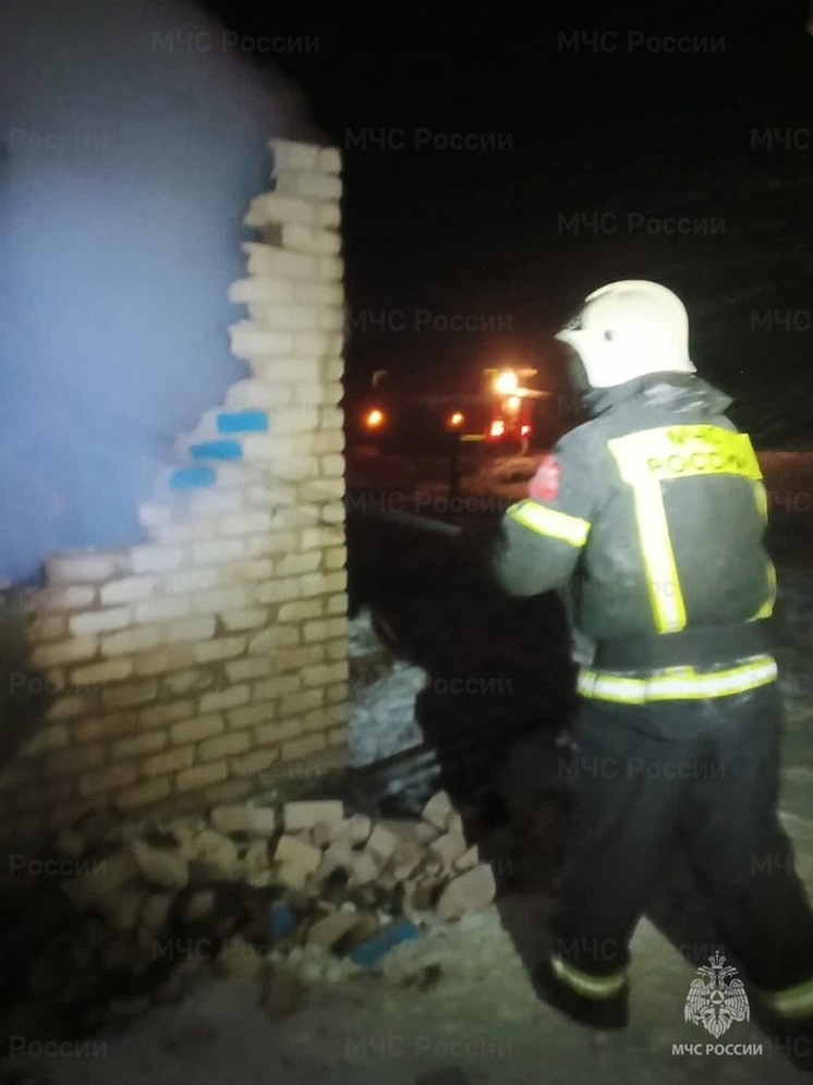 В Знаменском районе огонь уничтожил жилой дом