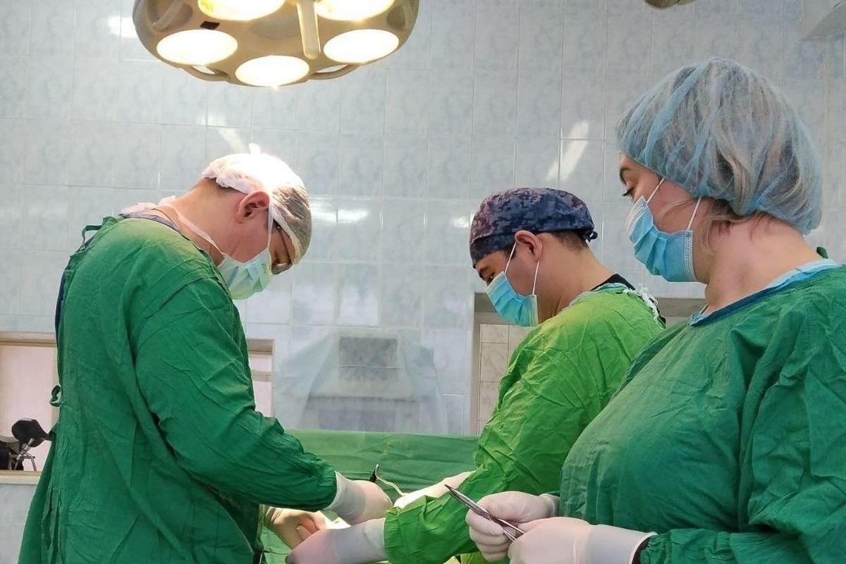 Балашихинские хирурги спасли женщину с крупными камнями в желчном