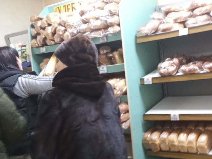 В Токмаке на Запорожье появился свежий хлеб после ажиотажа в связи с непогодой