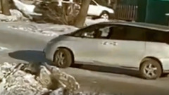 В одном из сел Хакасии мужчина на автомобиле открыл стрельбу из оружия