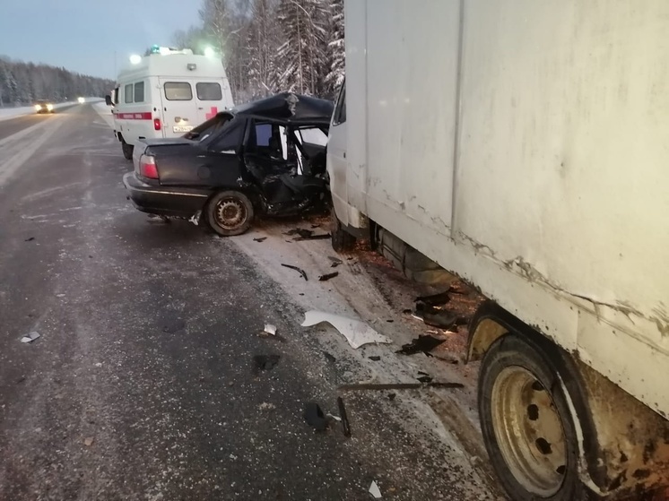 Водитель легковушки попал в больницу после ДТП в Шекснинском районе