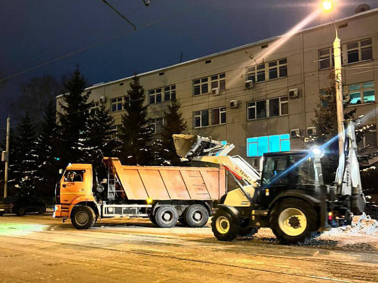 Уборка снега в Иркутске ведётся круглосуточно