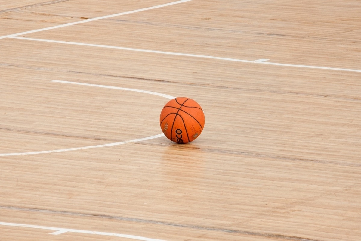 Команда из Соснового Бора заняла пятое место на соревнованиях по баскетболу