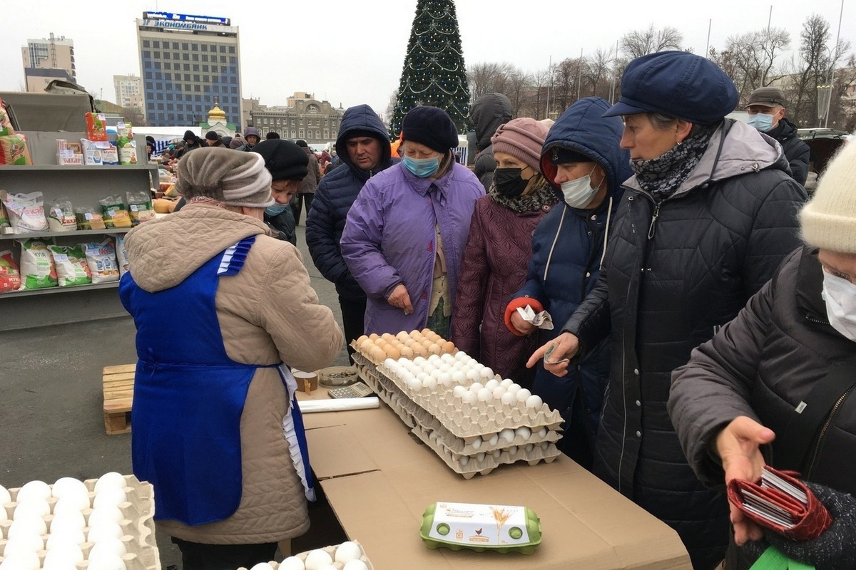 Товары по сниженным ценам саратовцы смогут купить на Театральной площади