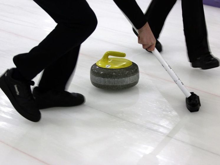 Всемирная федерация керлинга продлила отстранение россиян