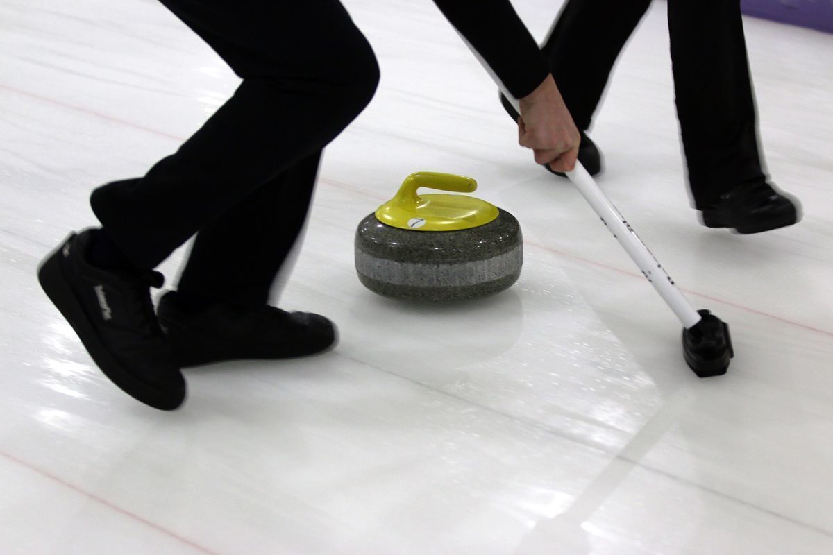 The World Curling Federation extended the suspension of Russians