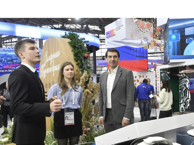 Игорь Щёголев посетил стенд Смоленской области на выставке-форум «Россия»