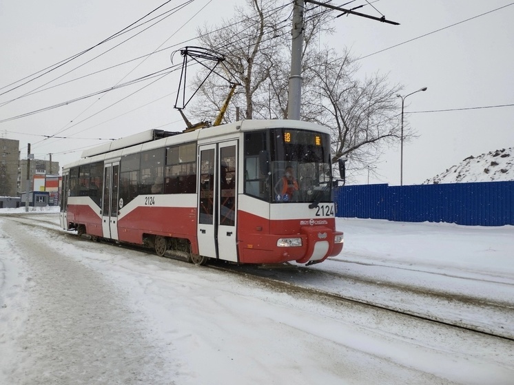 В Новосибирске из-за коммунальной аварии изменили маршруты движения 2 трамваев