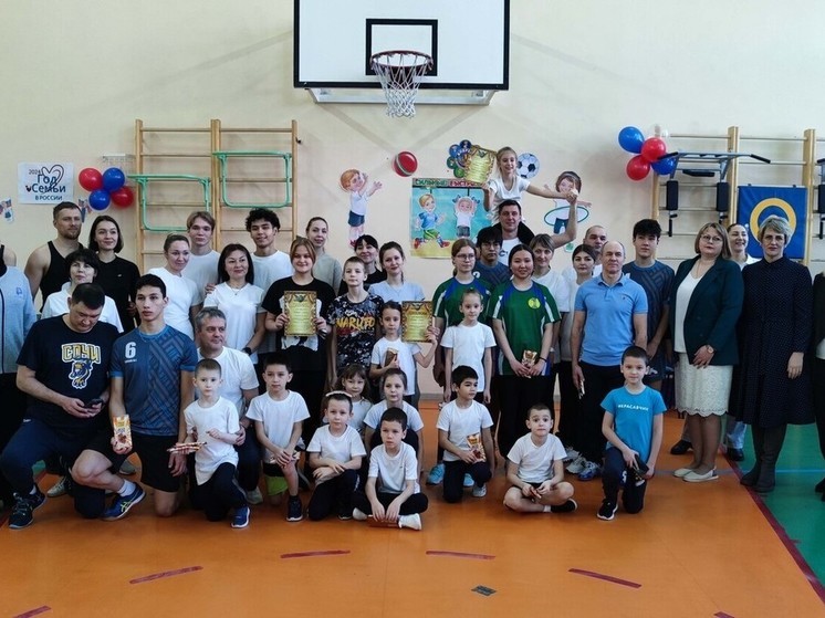 Большой спортивный праздник прошел в школе на ул. Мира