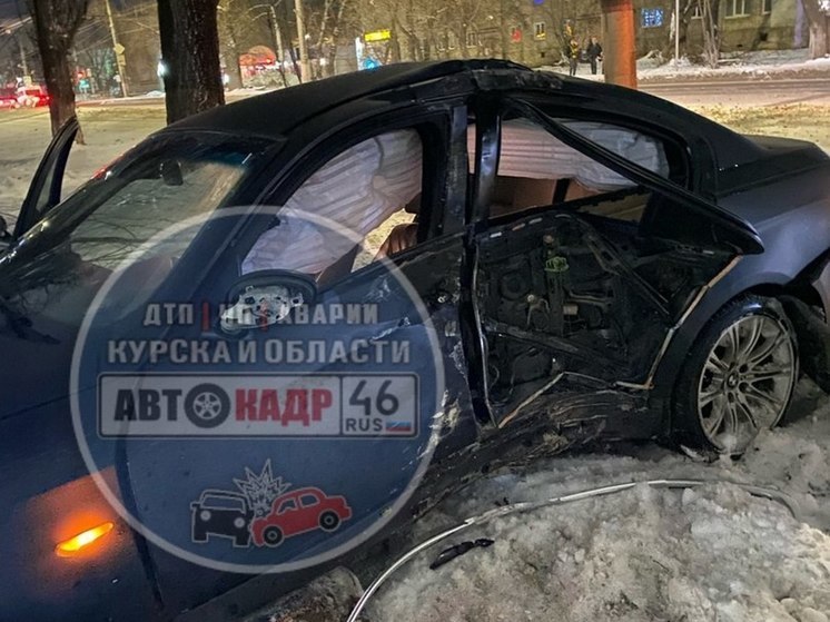 В ДТП в Курске пострадали 18-летние водитель и пассажир «БМВ»