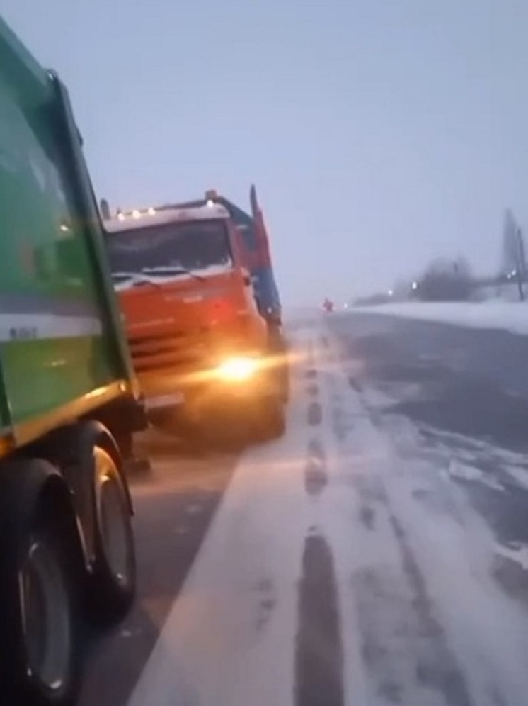 На Ямале начались перебои с вывозом мусора из-за непогоды