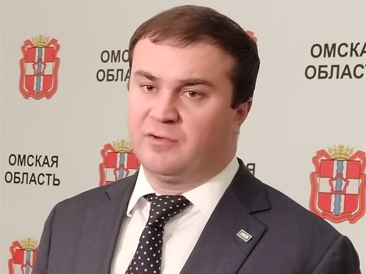 Губернатор Омской области Виталий Хоценко написал новые обязанности для себя