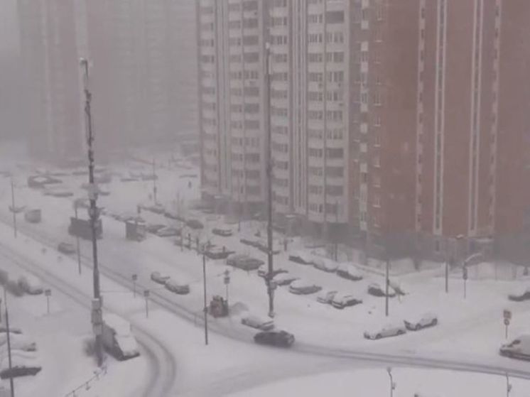 Жители подмосковной Балашихи сообщили о грозе в январе