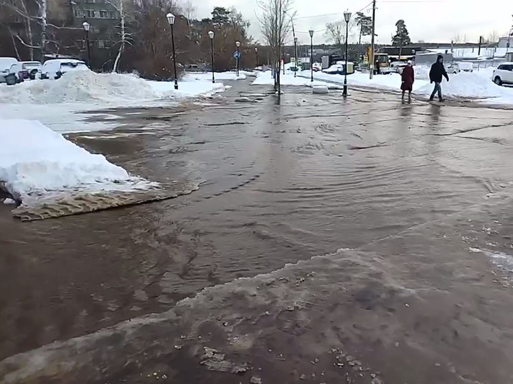 Масштабный коммунальный разлив произошел в Лосино-Петровском