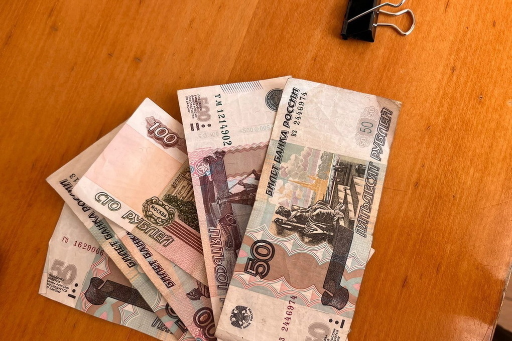 Шесть жителей Крыма заплатят штрафы за новогодние фейерверки