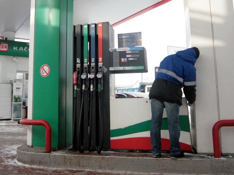 Экономист спрогнозировал цены на топливо на российских АЗС в феврале