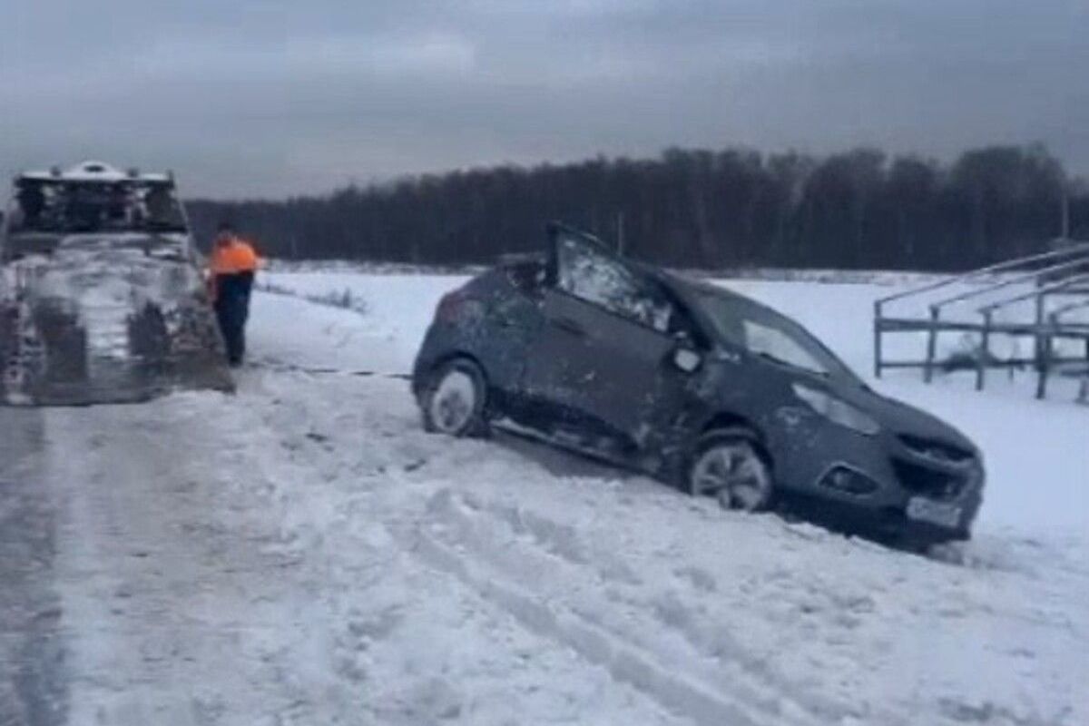 Автоинспекторы Подмосковья помогли водителю в округе Чехов