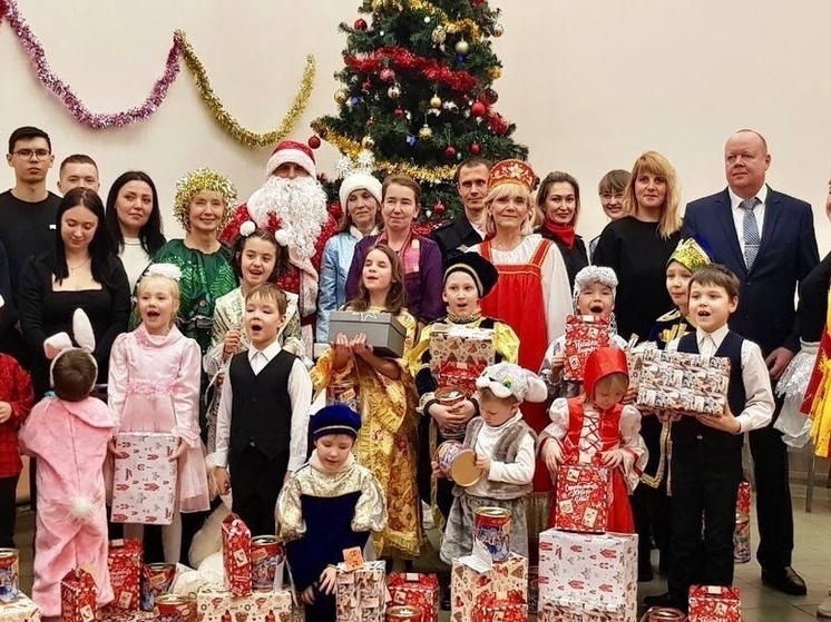 Волонтеры Сбера в Марий Эл поздравили детей-сирот с новогодними праздниками