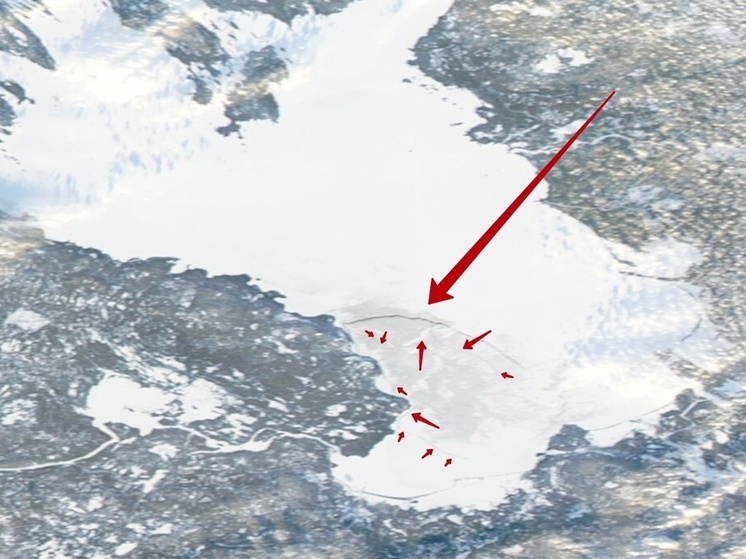 Огромная живая трещина образовалась на Онежском озере в Карелии