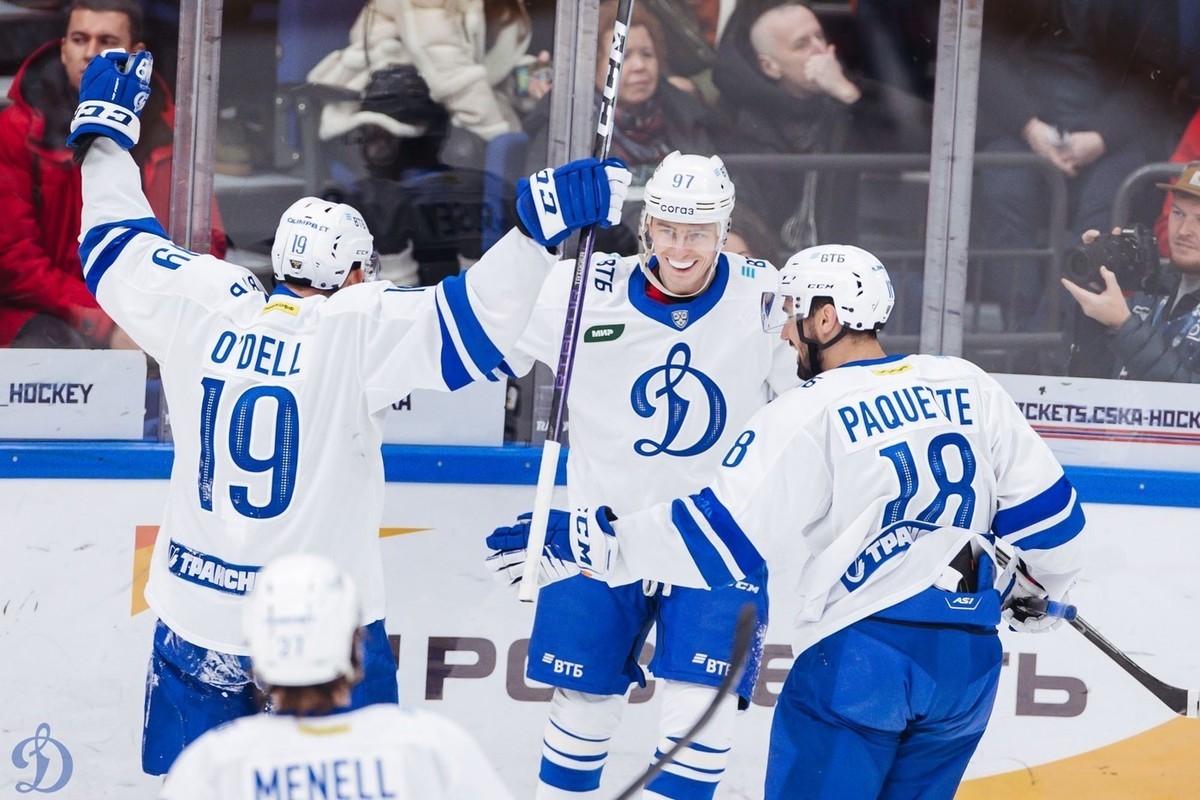 Бело-голубые уверенно разобрались с чемпионом, прервав 4-матчевую победную серию армейцев в КХЛ.