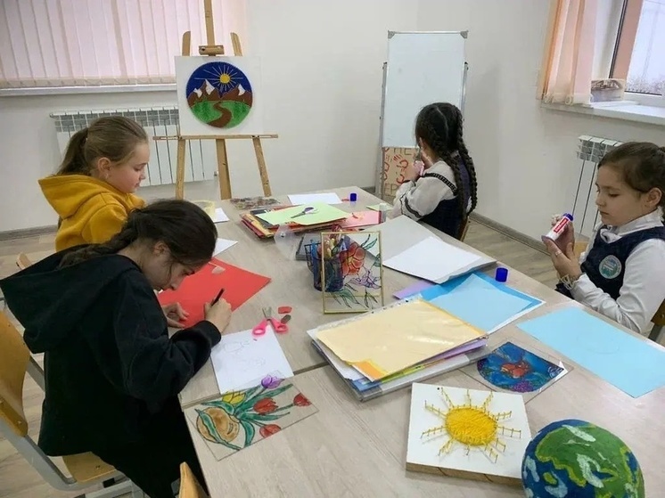 Ингушские дети сделали открытки дружбы для сверстников из Запорожской области