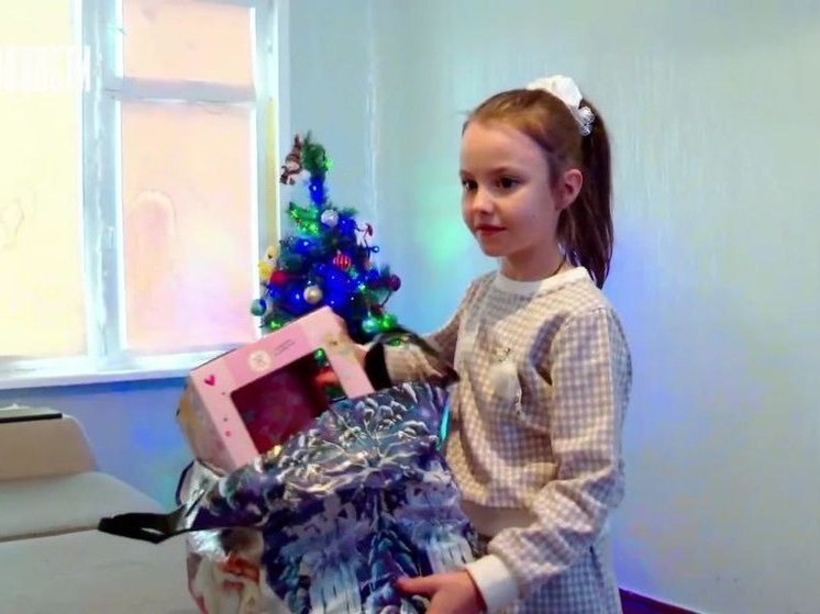 Семилетняя девочка получила подарок-сюрприз от главы Энергодара Эдуарда Сеновоза