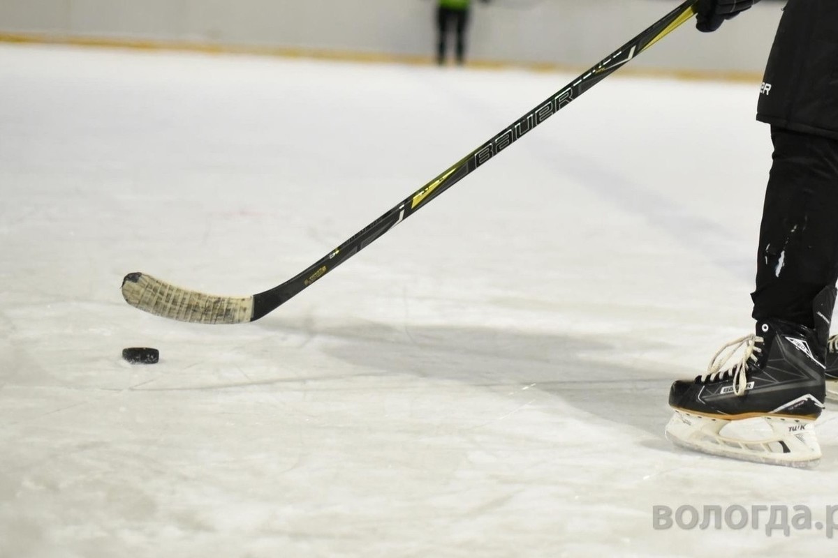 The leaders of the Vologda hockey championship win victories again