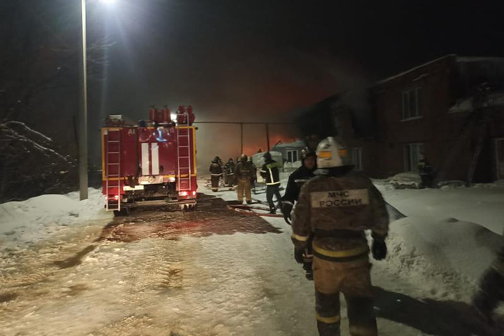 Пожарные исправительной колонии №4 УФСИН России по Ивановской области приняли участие в тушение крупного пожара в Кинешме
