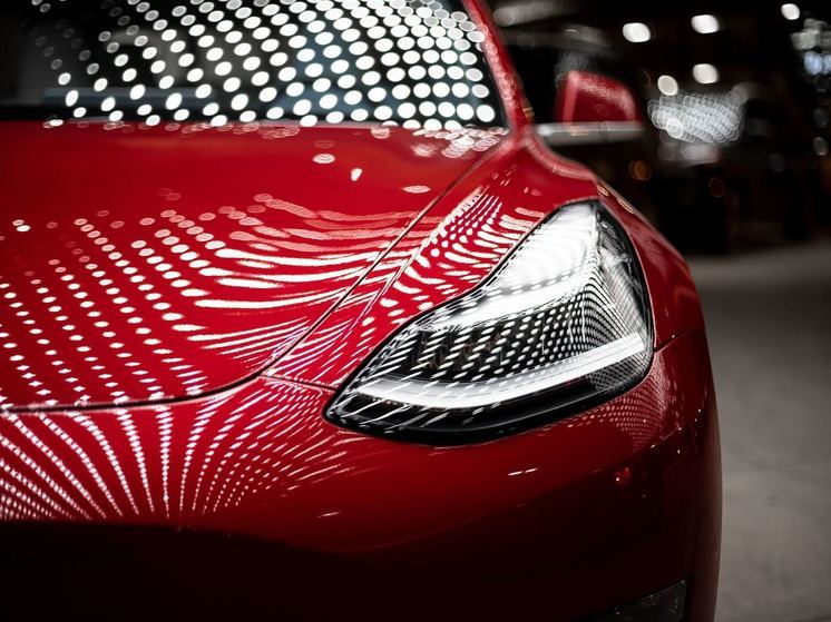 Это просто космический корабль: калининградец на Tesla рассказал о путешествии через Европу домой