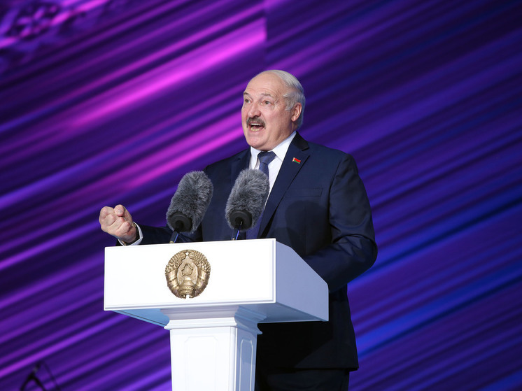 Лукашенко предупредил, что мир стоит накануне грандиознейших событий