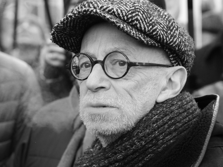Сбитый автомобилем поэт Лев Рубинштейн скончался в больнице