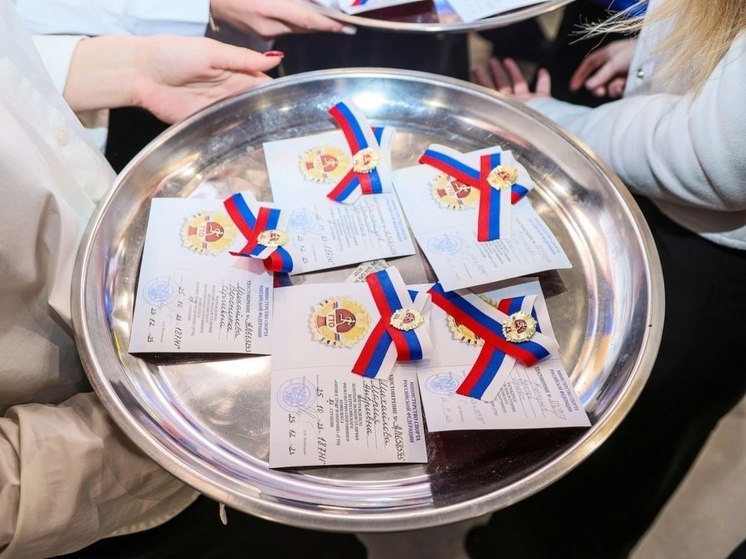 Куряне на выставке «Россия» в Москве получили золотые знаки ГТО