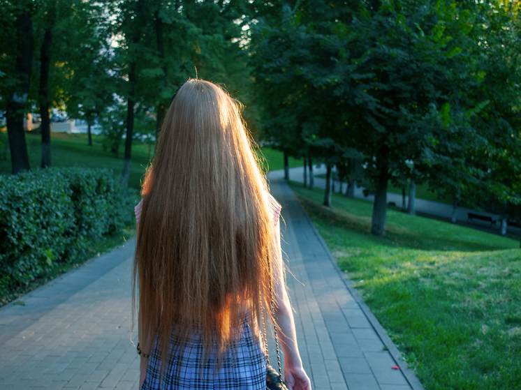 Шелковая наволочка и витамины: эксперт дала советы по быстрому отращиванию волос