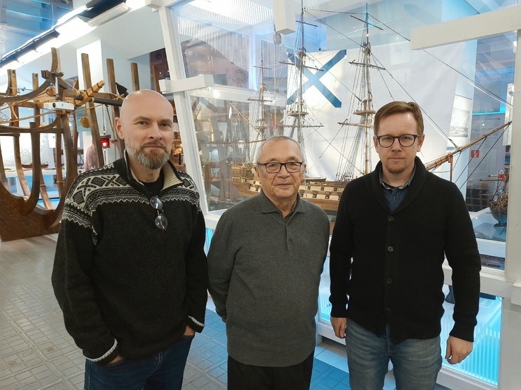 Северный морской музей в Архангельске посетил поэт и композитор Юлий Ким