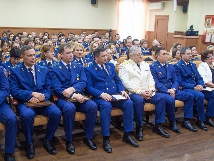 Власти Хакасии поздравили работников прокуратуры с профессиональным праздником