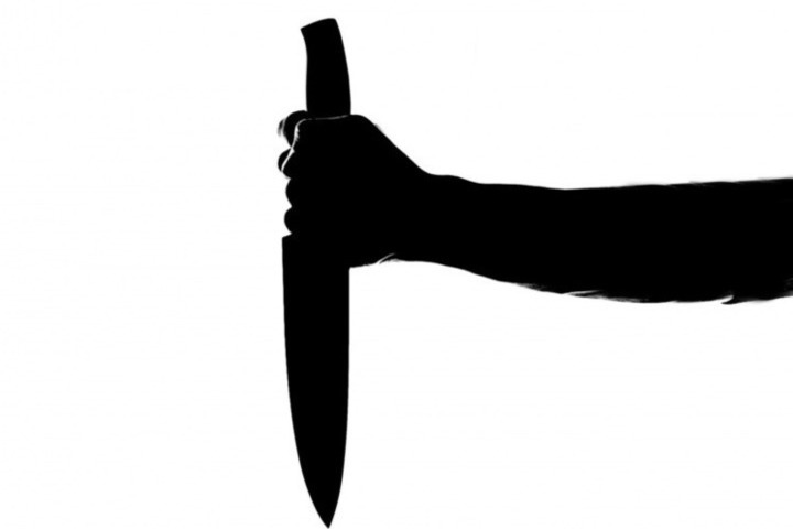  Насильник в Костомукше ударил знакомого ножом в сердце