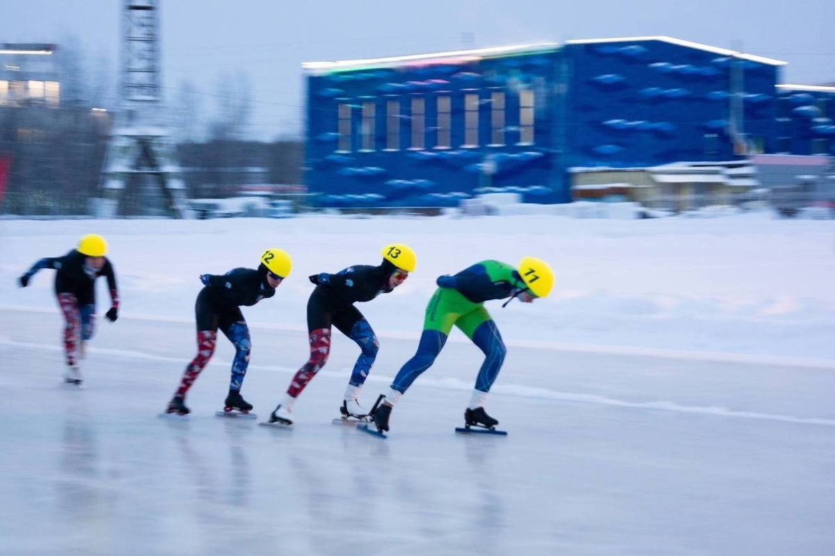 В Оленегорске определили сильнейших конькобежцев