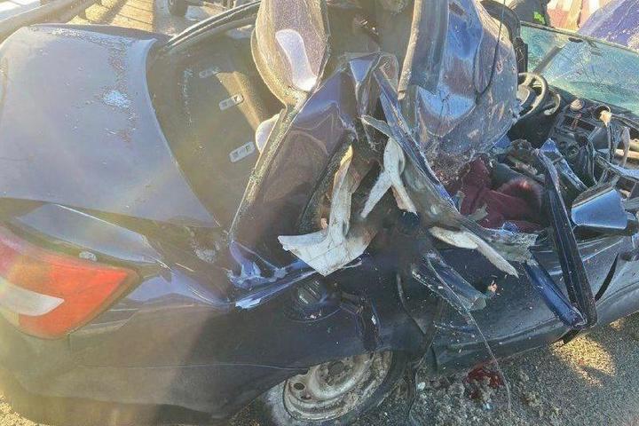 На трассе М-4 в ДТП с грузовиком погибли две жительницы Ростовской области