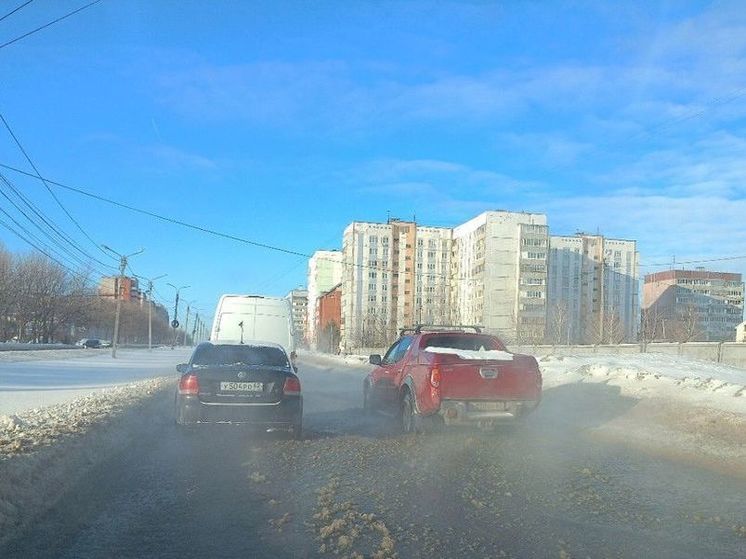 На улице Зубковой в Рязани дорогу затопило кипятком