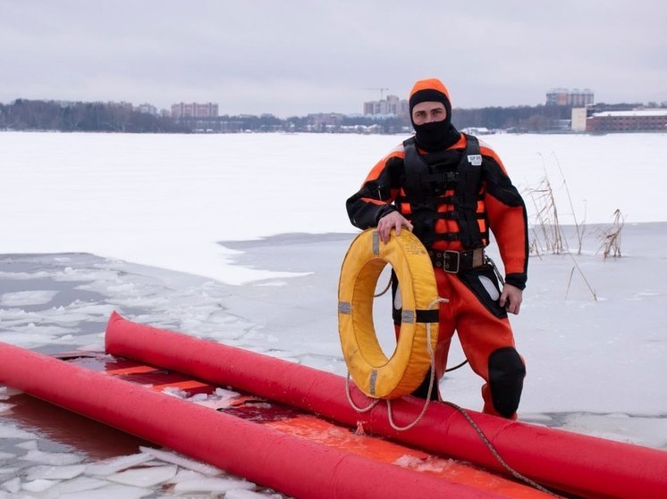 Лед на водоемах Подмосковья стал хрупким из-за оттепелей