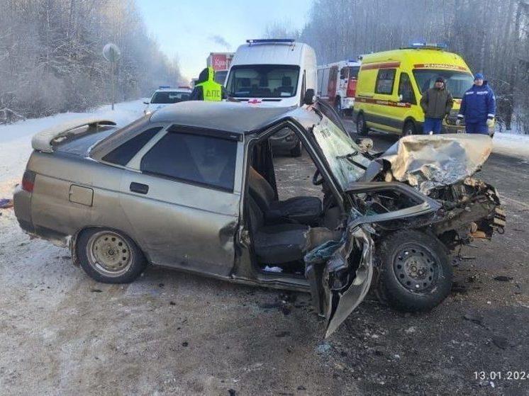 В массовой аварии на М-9 в Тверской области пострадали люди